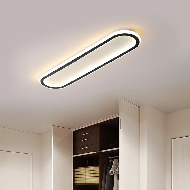 Éclairage dans le plafond ovale