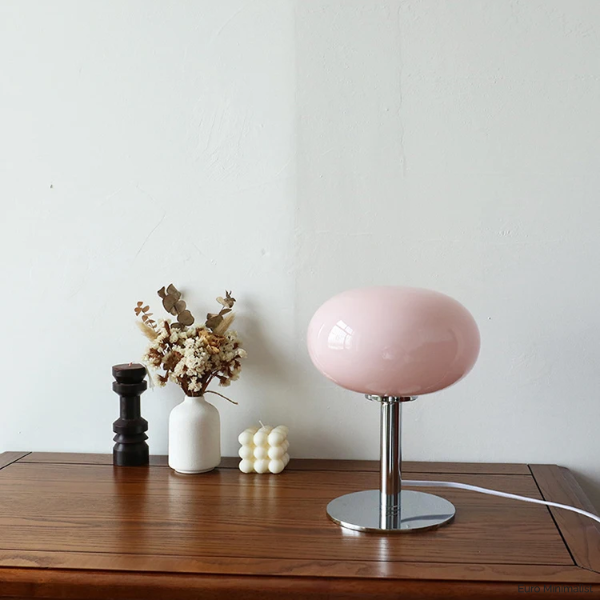 TABLE-LAMP-TABLE