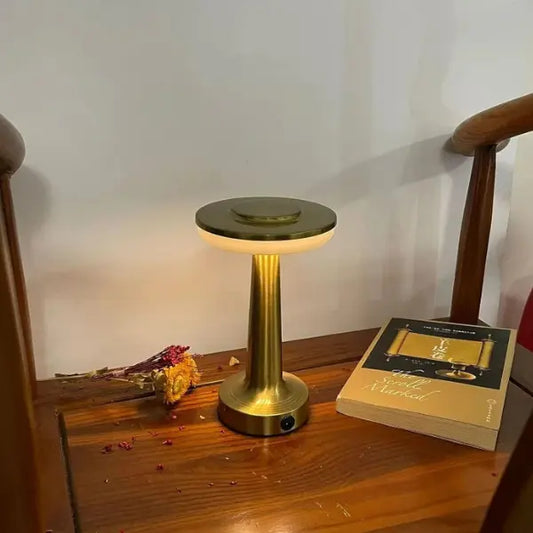 Lampe de table en métal et verre Macaron