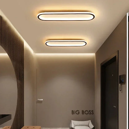 Éclairage dans le plafond ovale