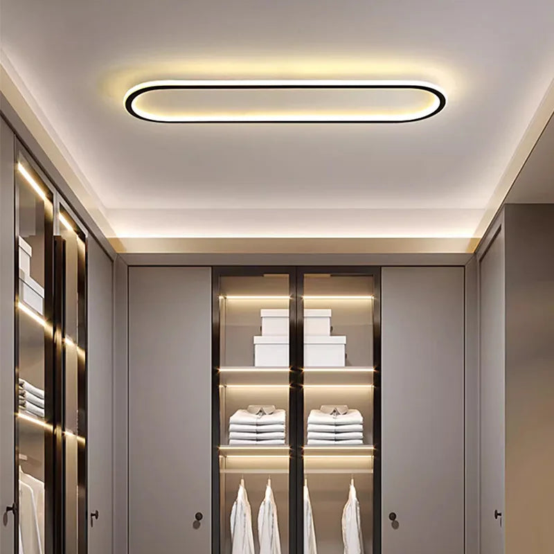 Éclairage dans le plafond ovale