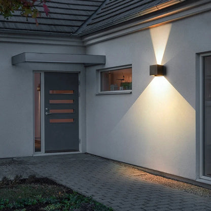 WALL-LIGHTING-OUTDOOR-BLACK